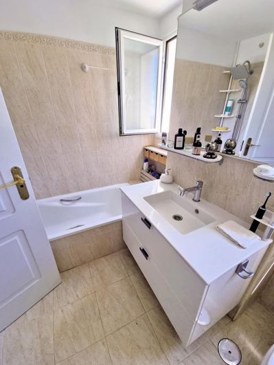 Image No.19-3 Bed Apartment for sale