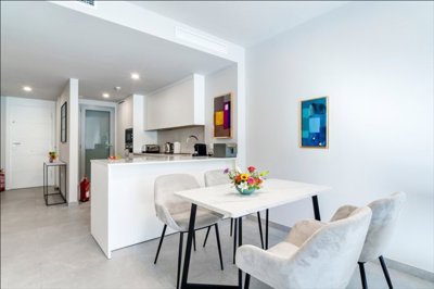 Breakfast- & dining area