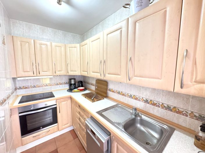 Image No.17-4 Bed Property for sale