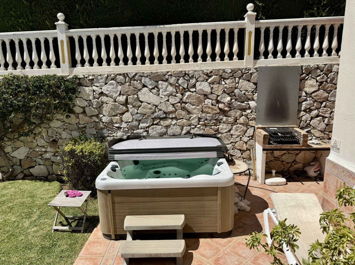 Image No.3-4 Bed Villa for sale