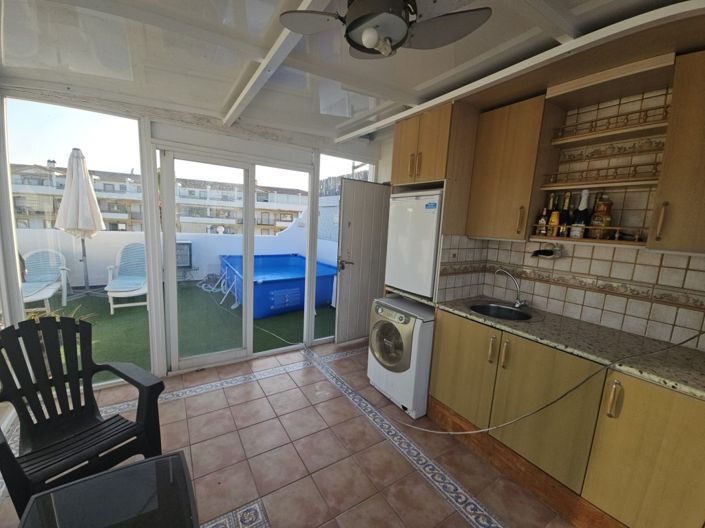 Image No.10-2 Bed Property for sale