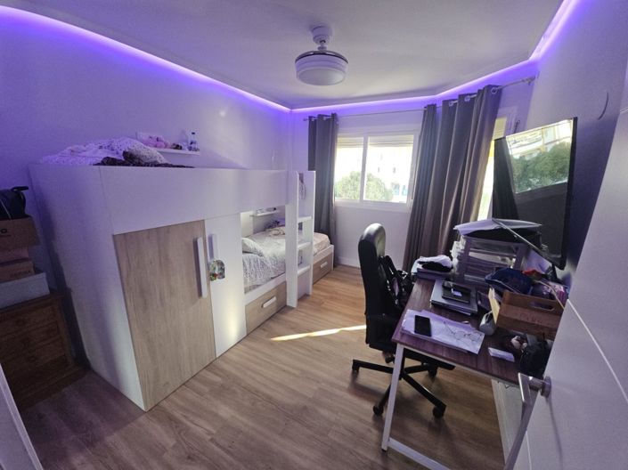 Image No.13-2 Bed Property for sale