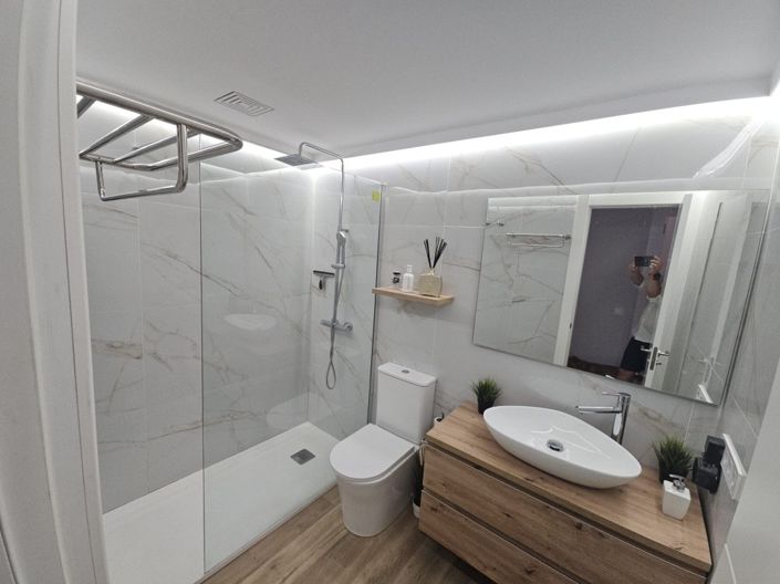 Image No.5-2 Bed Property for sale