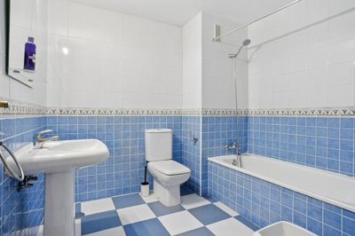 bathroom (2)