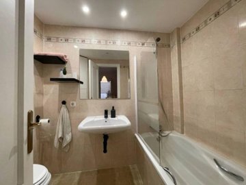 bathroom (2)