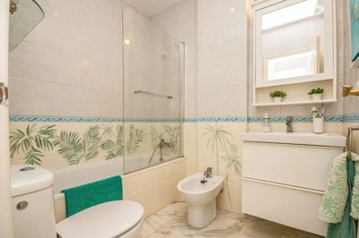 bathroom (1)