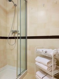 bathroom (2)