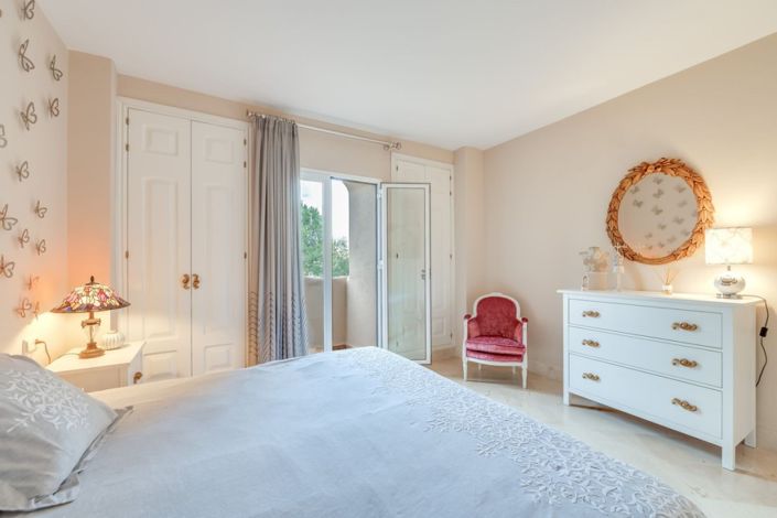 Image No.12-3 Bed Apartment for sale