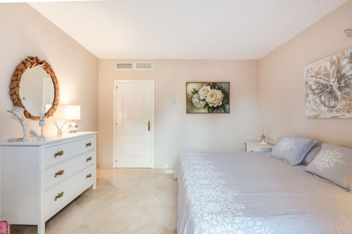 Image No.8-3 Bed Apartment for sale