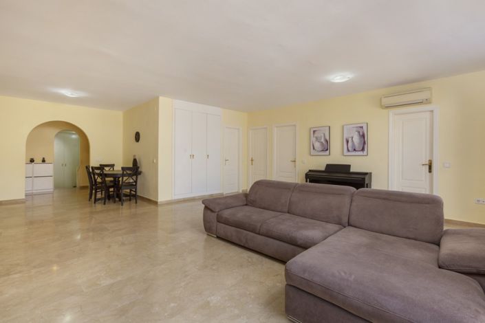 Image No.18-3 Bed Apartment for sale