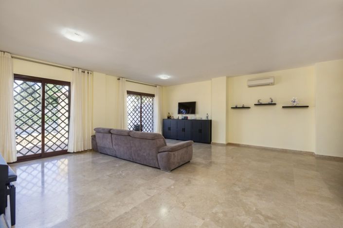 Image No.20-3 Bed Apartment for sale