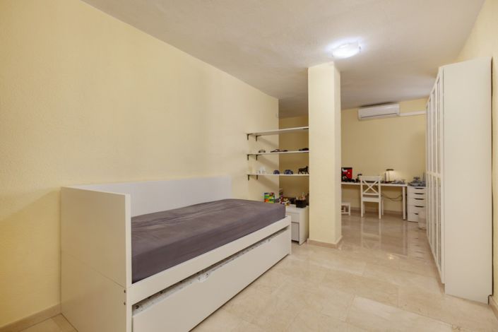 Image No.3-3 Bed Apartment for sale