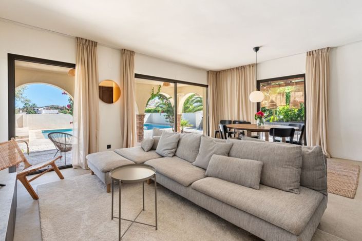 Image No.2-3 Bed Villa for sale