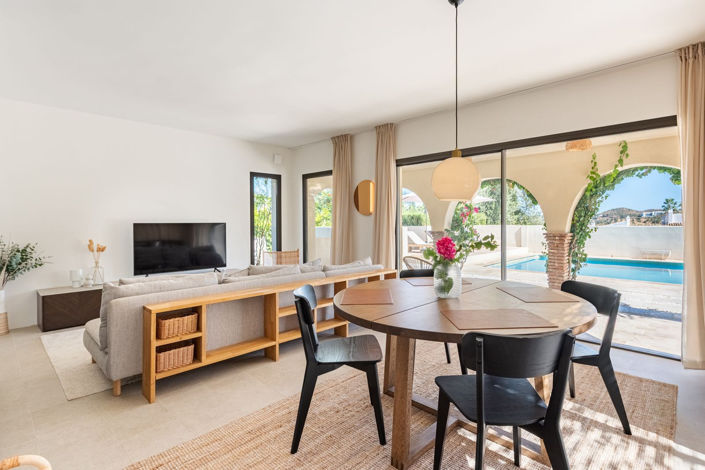 Image No.3-3 Bed Villa for sale