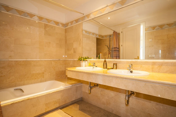 Image No.10-Appartement de 2 chambres à vendre à Elviria