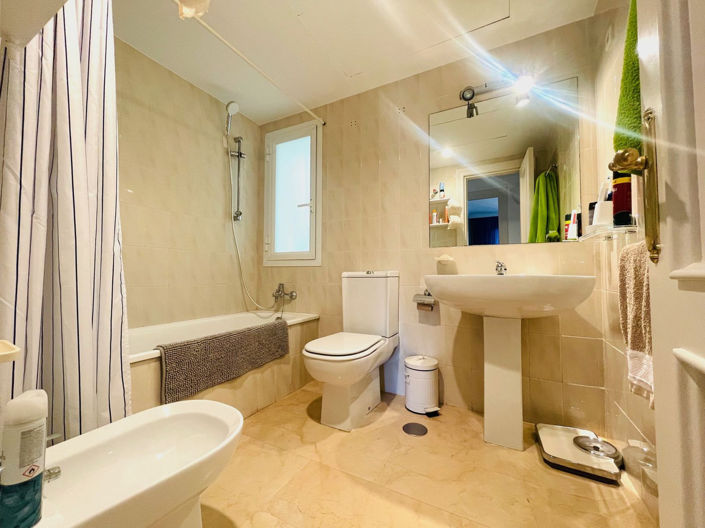 Image No.20-2 Bed Apartment for sale