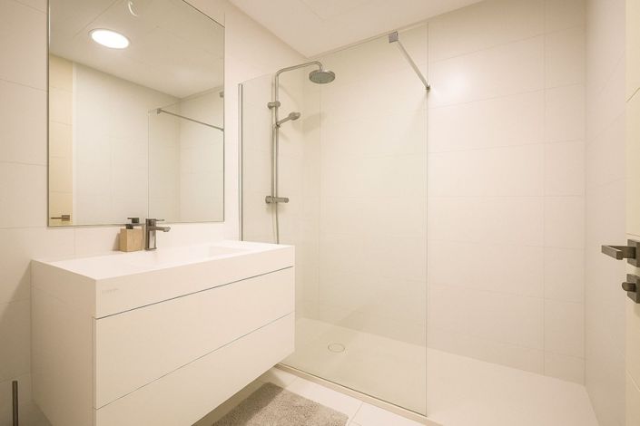 Image No.8-3 Bed Property for sale