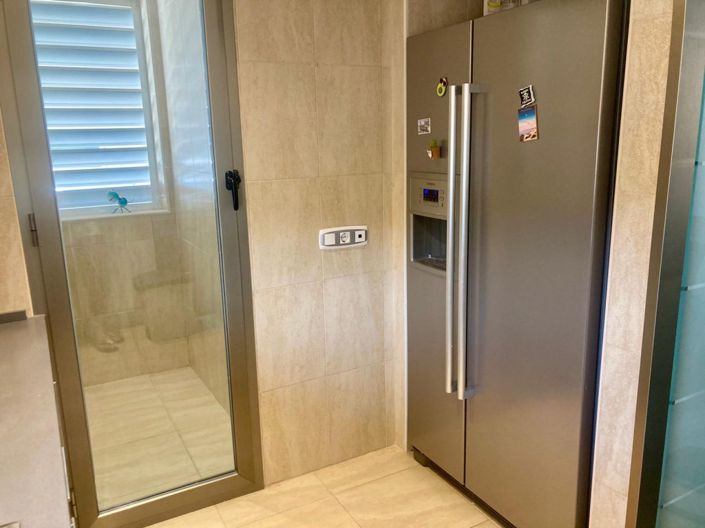 Image No.18-3 Bed Property for sale