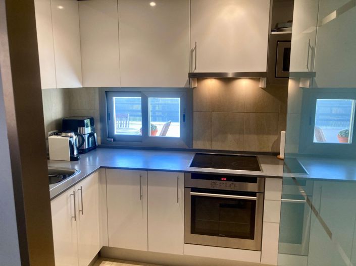 Image No.20-3 Bed Property for sale