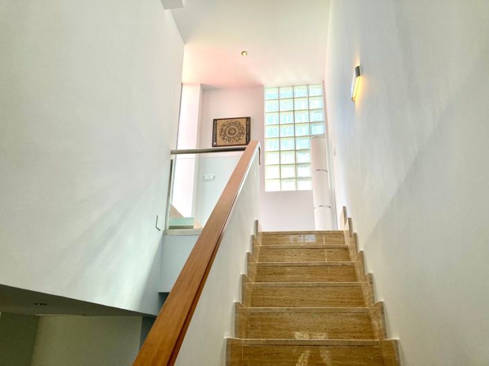 Image No.5-3 Bed Property for sale