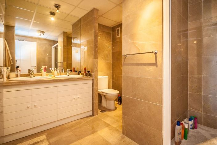 Image No.18-3 Bed Apartment for sale