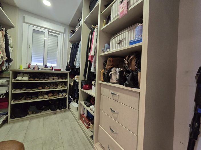 Image No.7-2 Bed Property for sale