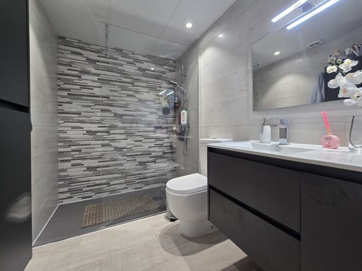 Image No.8-2 Bed Property for sale