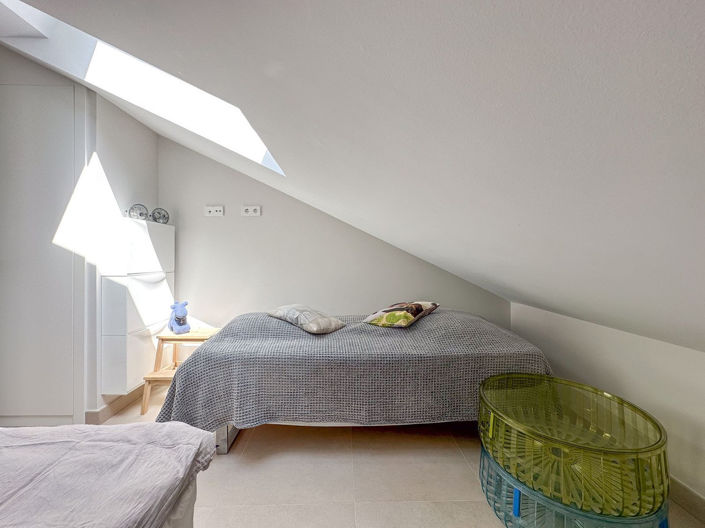 Image No.9-2 Bed Duplex for sale