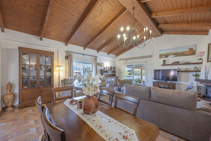 Image No.2-4 Bed Villa for sale