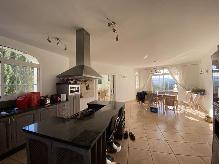 Image No.10-5 Bed Villa for sale