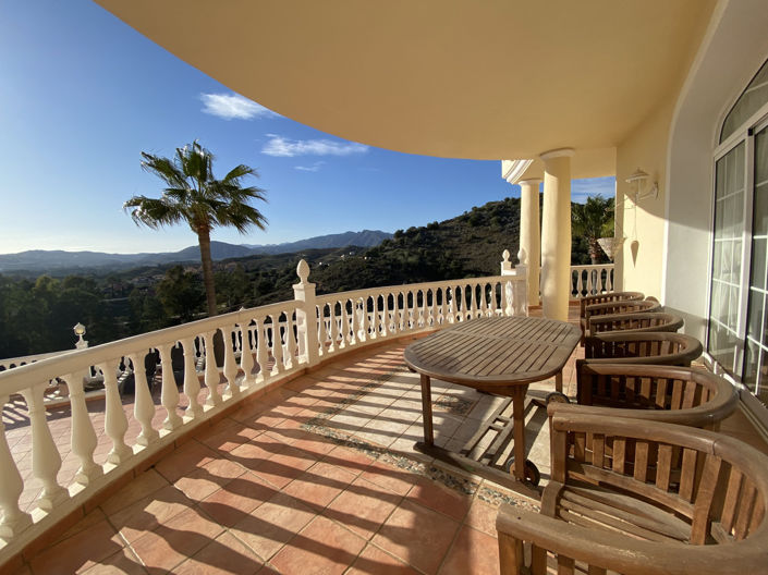 Image No.5-5 Bed Villa for sale