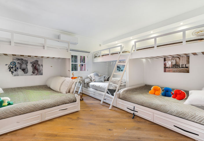 Image No.12-6 Bed Villa for sale