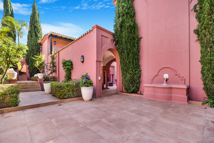 Image No.15-6 Bed Villa for sale