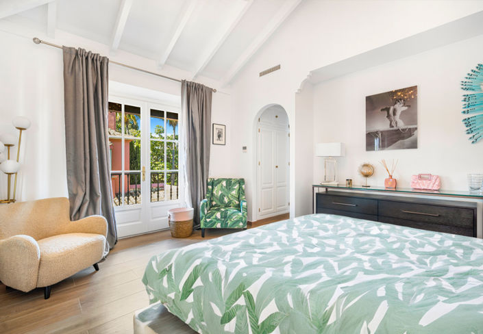 Image No.9-6 Bed Villa for sale