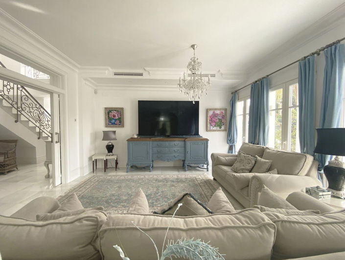 Image No.10-13 Bed Villa for sale