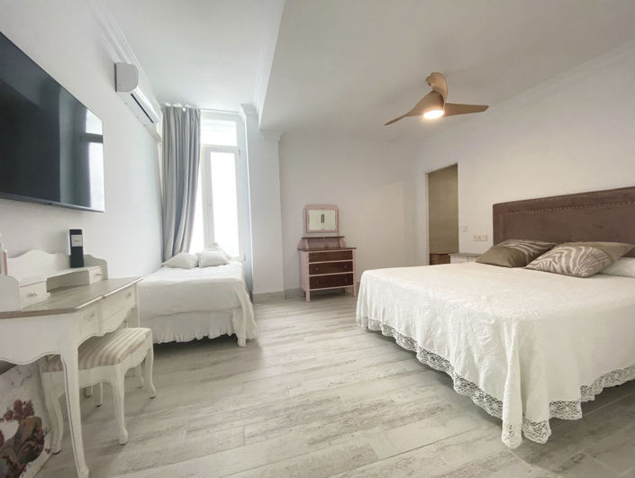 Image No.15-13 Bed Villa for sale