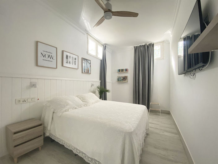 Image No.18-13 Bed Villa for sale