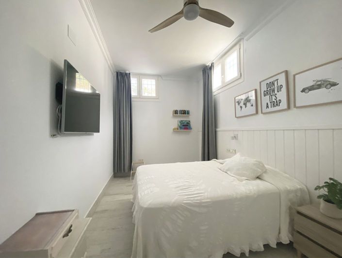 Image No.19-13 Bed Villa for sale