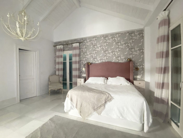 Image No.7-13 Bed Villa for sale