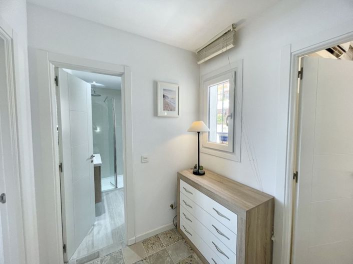 Image No.12-2 Bed Townhouse for sale