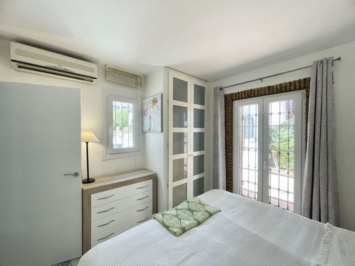 Image No.13-2 Bed Townhouse for sale