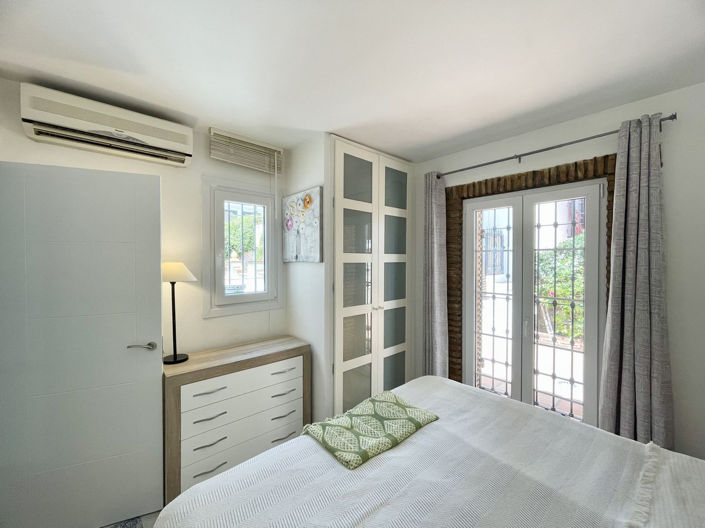 Image No.13-2 Bed Townhouse for sale