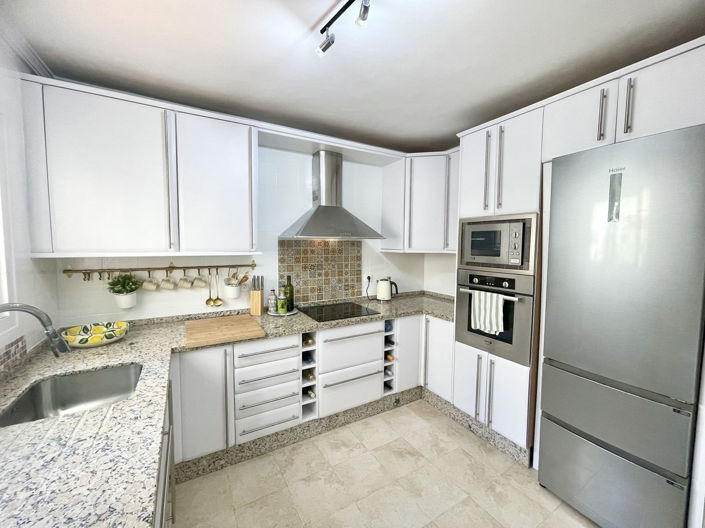 Image No.17-2 Bed Townhouse for sale