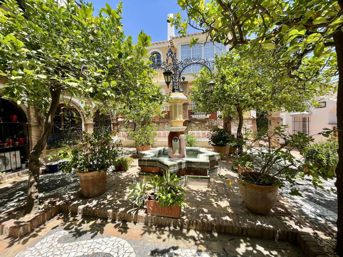 Image No.20-2 Bed Townhouse for sale