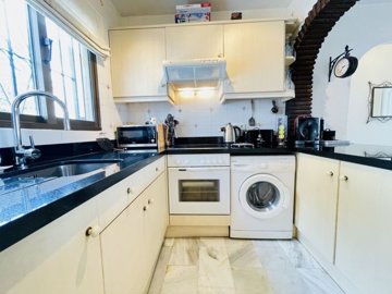 kitchen (1)