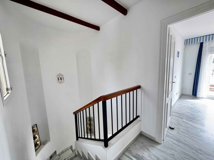 Image No.18-2 Bed Townhouse for sale