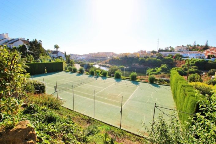 Image No.20-2 Bed Townhouse for sale