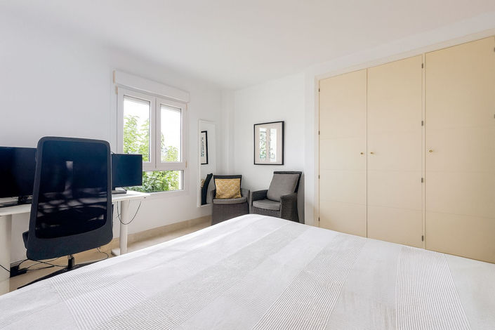 Image No.12-3 Bed Apartment for sale