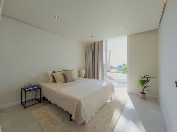 Image No.11-3 Bed Apartment for sale