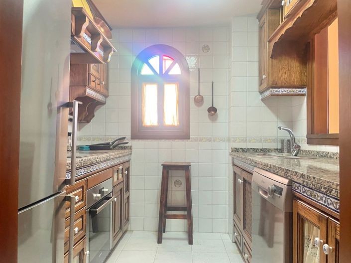 Image No.15-3 Bed Property for sale